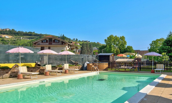 San Matteo Apartment | Holiday apartment 'Magnolia' in Piedmont, with shared pool, garden and sauna