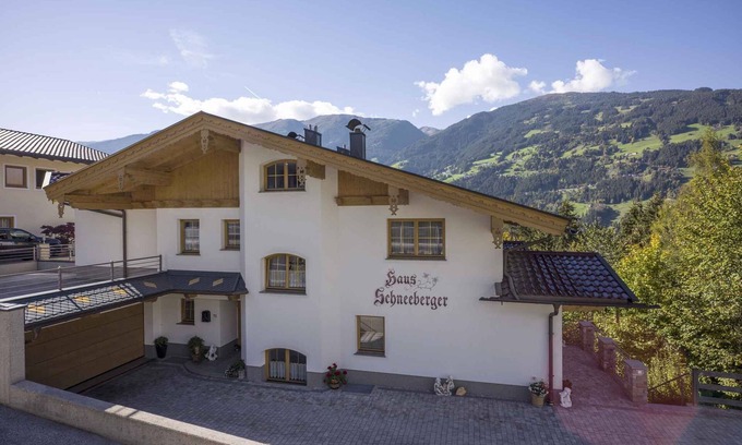 Gerlosbergeben Apartment | Holiday apartment with balcony in ski resort