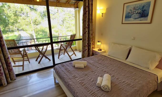 Melikia Apartment | Holiday Apartment 'Alexandra Apartment 9' with Private Balcony & Wi-Fi