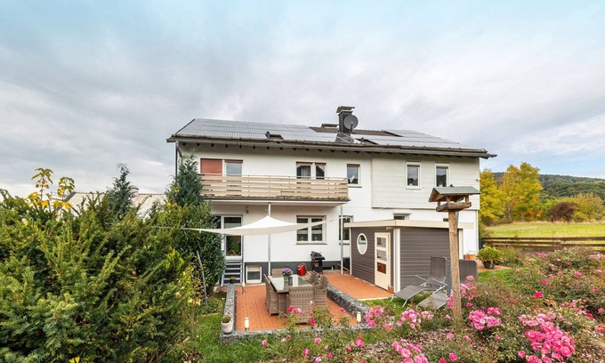 Heringhausen Apartment | Holiday Apartment Appart Diemelsee with Mountain View, Private Terrace and Wi-Fi
