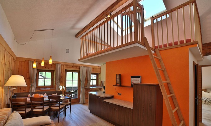 Prateria Apartment | Holiday Apartment "Aussermahrhof Alpin" with Private Balcony & Wi-Fi