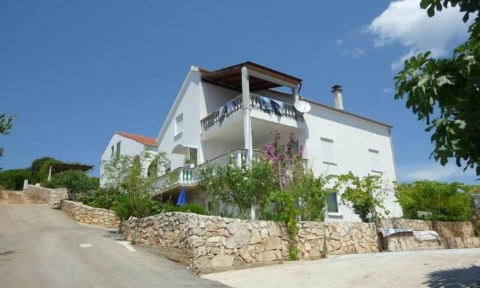 Zavalatica Apartment | Holiday apartment Cara for 1 - 5 persons with 2 bedrooms - Holiday apartment