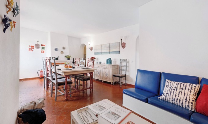 Espiche Apartment | Holiday Apartment "Casa Branca" with Private Terrace & Wi-Fi