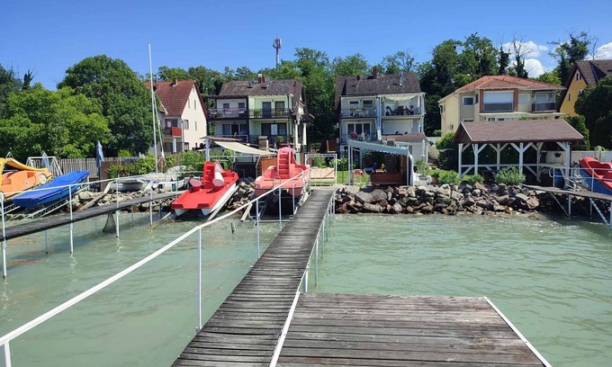 Siofok-Sosto Apartment | Holiday apartment Directly on the lake with its own jetty