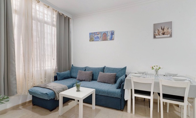 San Fernando Apartment | Holiday Apartment "Un Descanso 1" in City Center with Wi-Fi