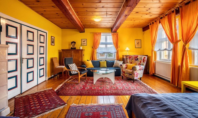 Bargenstedt Apartment | Holiday Apartment 'Ferienwohnung Reet Op De Eck' with Shared Garden and Wi-Fi