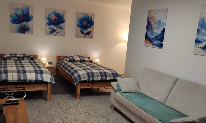 Oetisheim Apartment | Holiday Apartment "Gästezimmer La Siesta" with Wi-Fi
