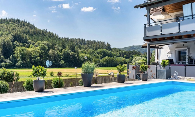 Seelbach Apartment | Holiday Apartment "Geisbergblick" with Mountain View, Shared Pool & Wi-Fi