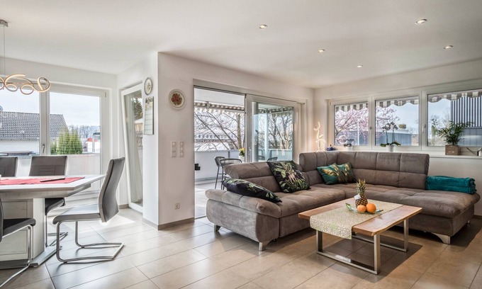 Hard Apartment | Holiday Apartment 'Haus Birkengraben' with Balcony & Wi-Fi