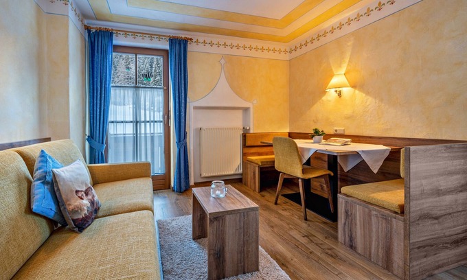 Valle San Silvestro Apartment | Holiday Apartment "Haus zur Vogelweide App 2" with Mountain View, Balconies & Wi-Fi
