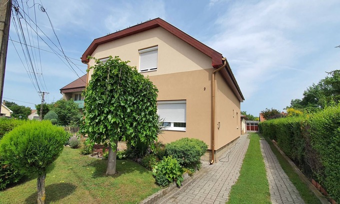 Balatonlelle Apartment | Holiday apartment on the ground floor with internet