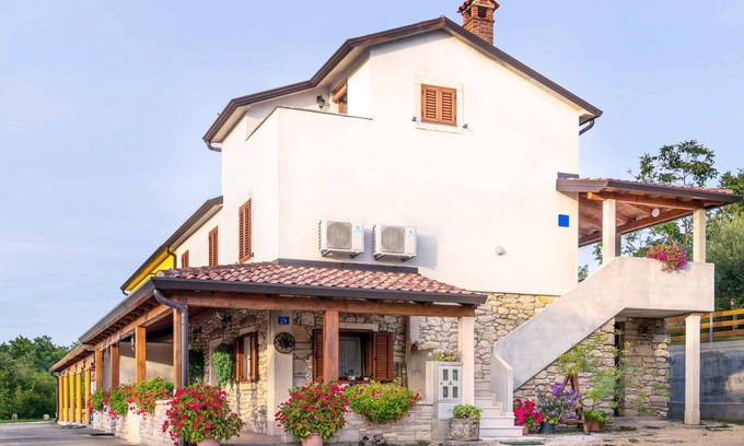 Vardica Apartment | Holiday apartment in a quiet neighbourhood near Umag