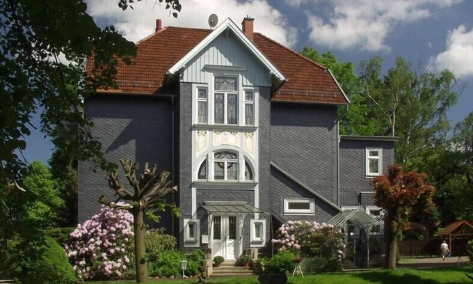 Tabarz Apartment | holiday apartment in Jugendstilhaus in a quiet site, spa gardens, hiking trails