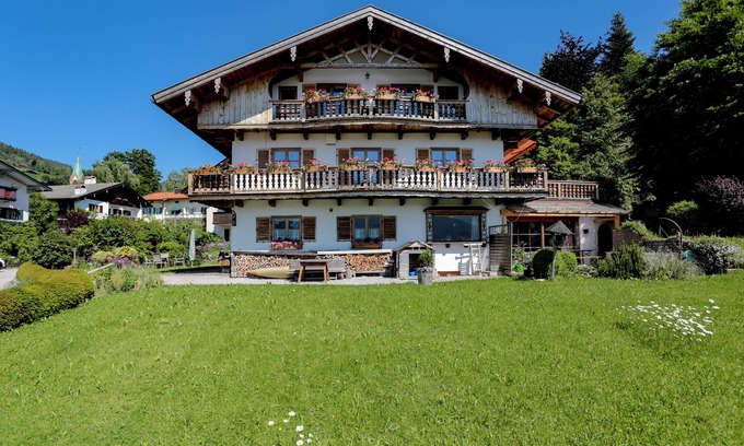 Tegernsee Apartment | Holiday Apartment "Landhaus Staudacher" with Lake View, Balcony, Garden & Wi-Fi