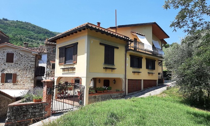 Marliana Apartment | Holiday apartment Marliana for 1 - 6 persons with 4 bedrooms - Twin house