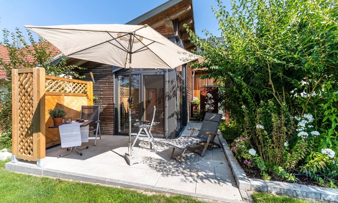 Deuerling Apartment | Holiday Apartment "Naturnahe" with Private Terrace, Shared Garden & Wi-Fi
