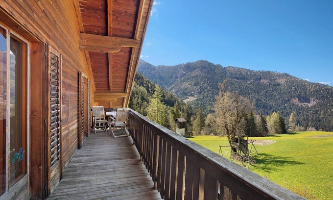 Redagno Apartment | Holiday Apartment "Pischlhof Apt Lärche" with Mountain View, Balcony & Shared Garden