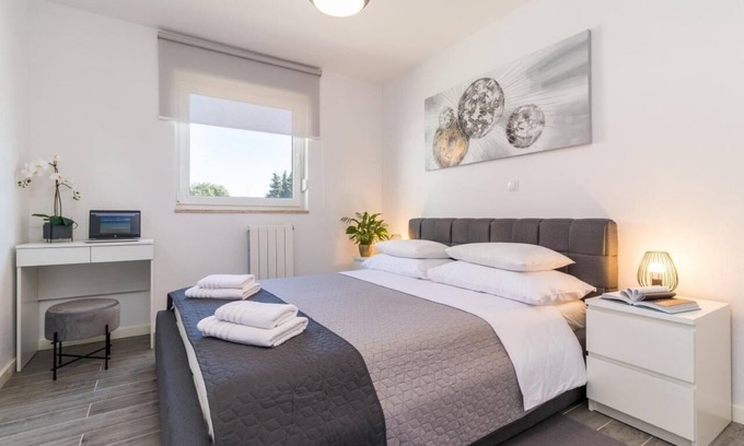 Vintijan Apartment | Holiday apartment Pula for 1 - 6 persons with 3 bedrooms - Holiday apartment