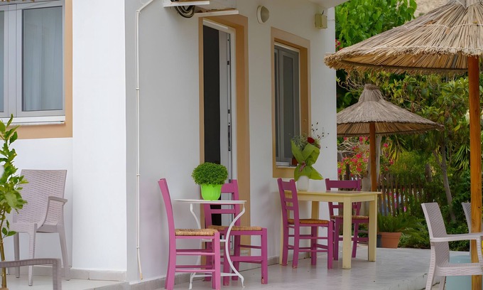 Mirtos Apartment | Holiday Apartment "Standard" with Sea View, 2 Shared Terraces & Wi-Fi