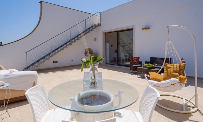 Torre Specchia Ruggeri Apartment | Holiday Apartment 'Villa Scoglio' near Sea with Garden & Private Terrace
