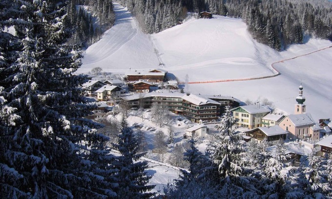Auffach Apartment | Holiday apartment with balcony and indoor swimming pool