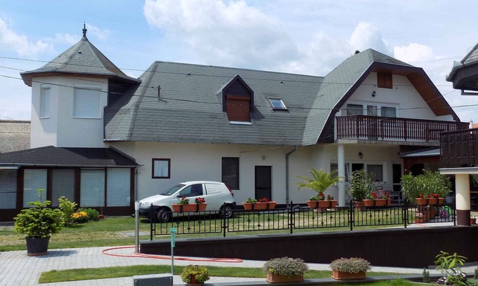 Gyenesdias Apartment | Holiday apartment with pool and children's playground