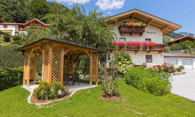 Walchsee Apartment | Holiday apartment with balcony and garden