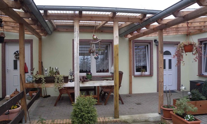 Kamminke Apartment | Holiday apartment with canopied terrace