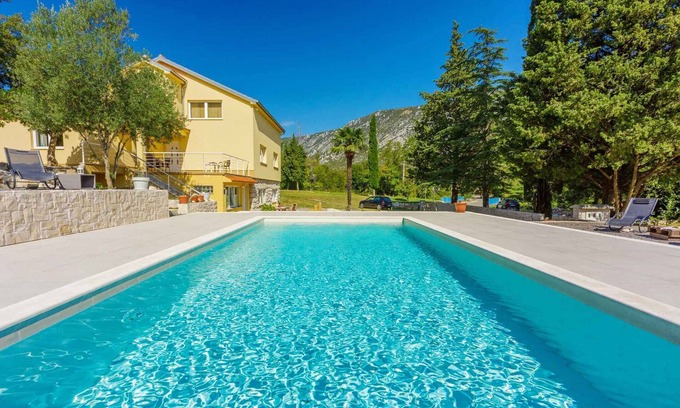 Tribalj Apartment | Holiday apartment with pool
