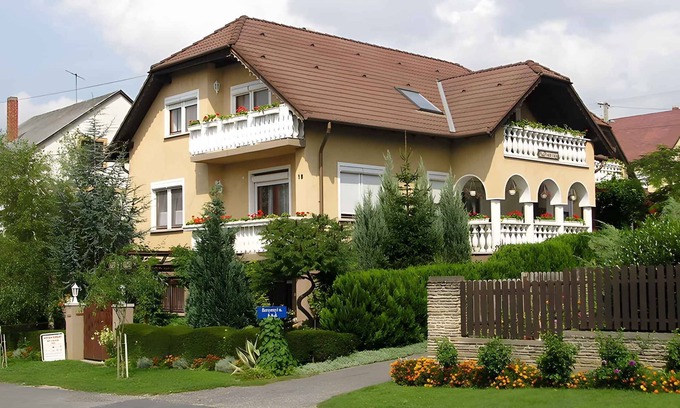 Heviz Apartment | Holiday apartment with terrace, wifi and air conditioning