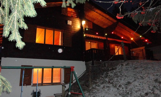 St. Niklaus Ski Chalet | Holiday Chalet Sven Marc for 2 to 10 people, child-friendly, dream panorama