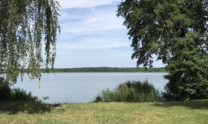 Mellensee House | Holiday Home 'Ferienhaus Am Mellensee' with Lake View, Shared Terrace and Private Garden