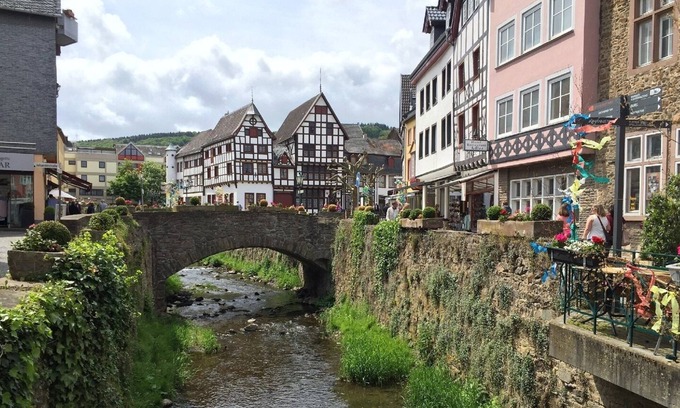 Schonau Apartment | Holiday flat 1 with terrace and beautiful view