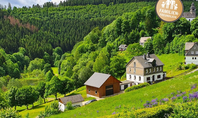 Nordenau House | Holiday home (350m², 16 people) with a large outdoor area + sauna/tablefootball.