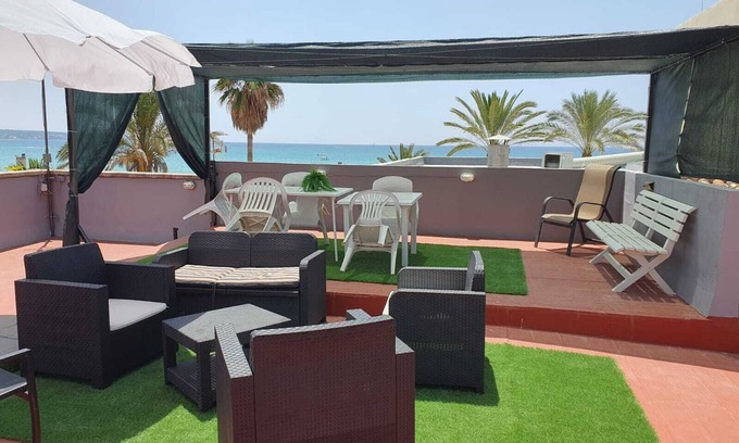 Can Pastilla House | Holiday Home "Ana House" with Sea View, Wi-Fi & Terrace