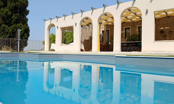 Stroncone House | Holiday Home 'Appartamento in Villa Umbriace' with Shared Pool, Wi-Fi and Air Conditioning