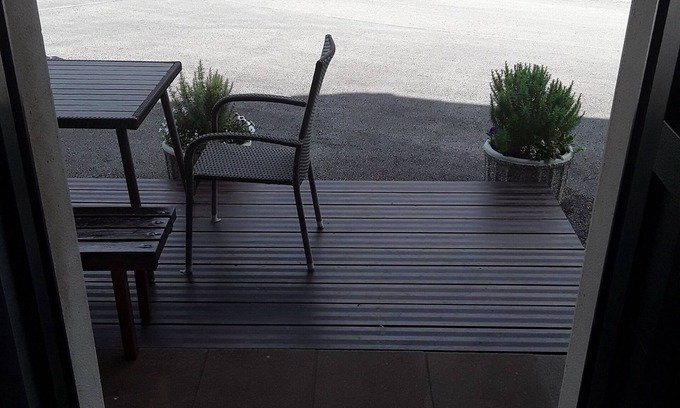 Hodilje House | Holiday Home By The Sea