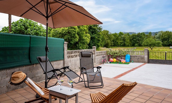 Sales House | Holiday Home 'Carmina' with Mountain View, Private Terrace and Wi-Fi
