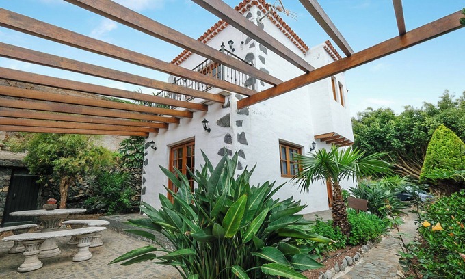 Buen Paso House | Holiday Home”Casa Carmen” with Mountain View, Ocean View, Pool