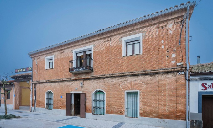 Matapozuelos House | Holiday Home 'Casa Tilde' with Private Terrace, Balcony and Wi-Fi