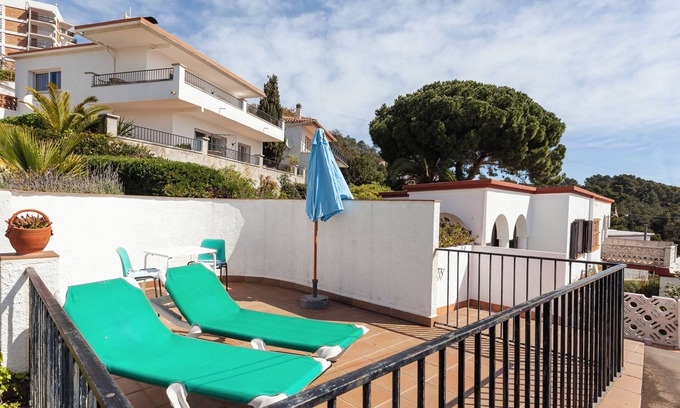 Canyelles House | Holiday Home 'Casa Morisca vistas al mar' with Sea View, Garden & Wi-Fi