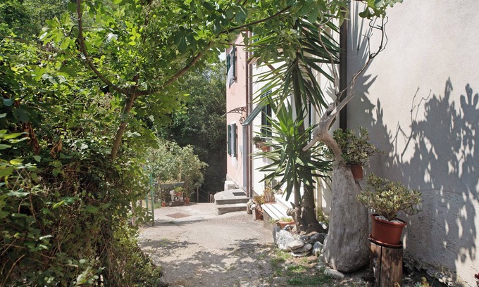 Moneglia House | Holiday Home Casa Piani with Garden & Wi-Fi