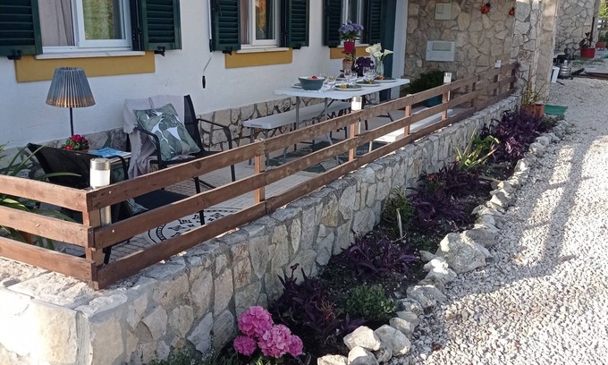 Cartaxo House | Holiday Home 'Casa 2' with Shared Pool, Wi-Fi and Air Conditioning