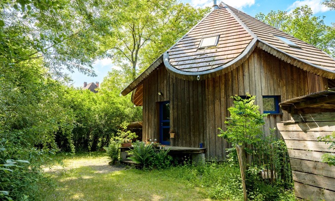 Dietwiller House | Holiday Home 'Charmante Maison En Bois' with Private Terrace, Private Garden and Wi-Fi