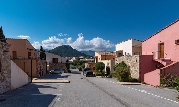 Lozari House | Holiday Home Chez Béatrice et Pascal by Interhome