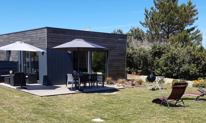 Plouneour-Brignogan-Plages House | Holiday home close to beaches (240 m) and GR34 hiking trails.