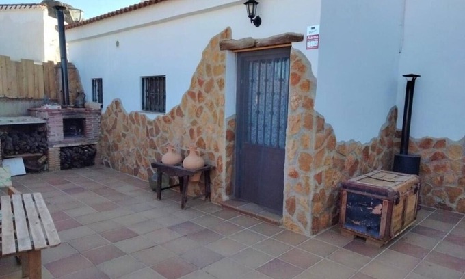 Guadix House | Holiday Home Cueva Picoesquina with Mountain View, Garden & Wi-Fi