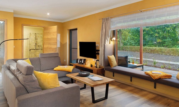 Lochow House | Holiday Home 'Milky Way by the Lake' with Lake View, Private Terrace and Wi-Fi