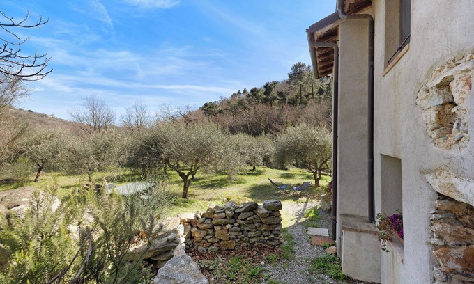 Rialto House | Holiday Home 'Del Fiume' with Mountain View and Private Garden