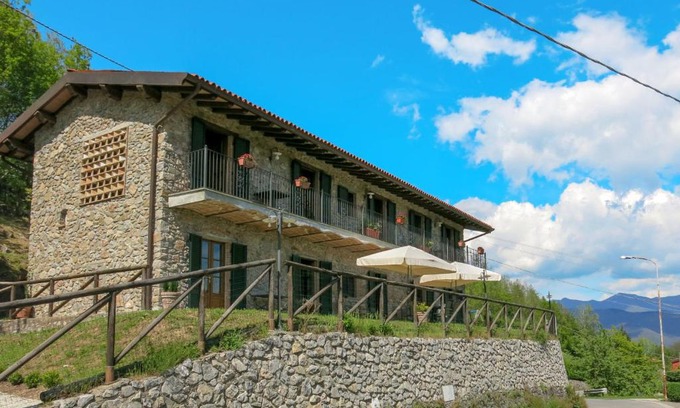 Molazzana House | Holiday Home Del Regolo by Interhome